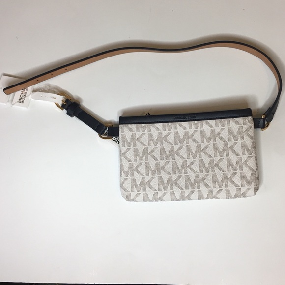 Michael Kors Fanny Pak - Picture 2 of 5